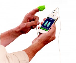 Messung der Herzratenvariabilität (HRV) als Indikator für Stress. Gemessen wird per Smartphone und Fingerclip. moove – Tu’s für Dich! Stress-Balance-Programm