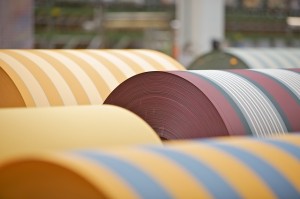 SUSPORT soll Textilhersteller über alternative Substanzen und Verfahren bei der Produktion von Kleidung und Textilien informieren (Bild: DBU).