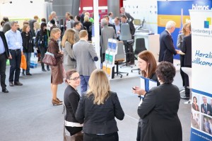 Networking & Erfahrungsaustausch auf der Corporate Health Convention 2014. (Foto: © Foto Pfluegl / spring Messe Management)