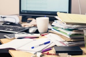 Umweltfreundlichkeit, Papierstapel, Chaos, Büro, papierloses Büro